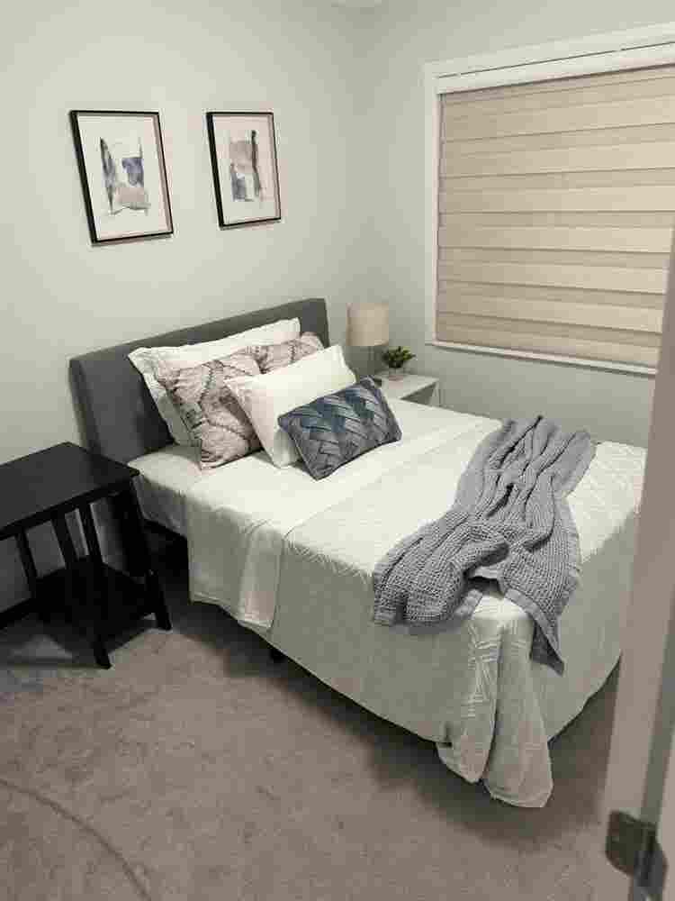 Cozy room in the heart of Kanata