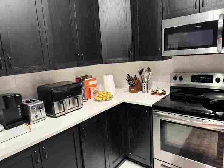 Cozy room in the heart of Kanata