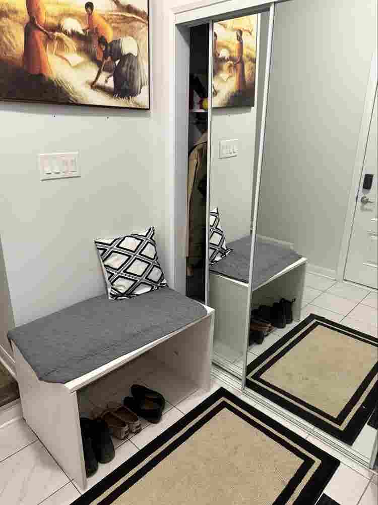 Cozy room in the heart of Kanata