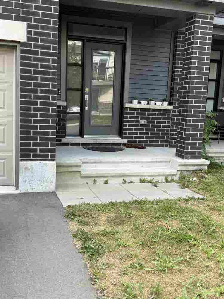 Cozy room in the heart of Kanata