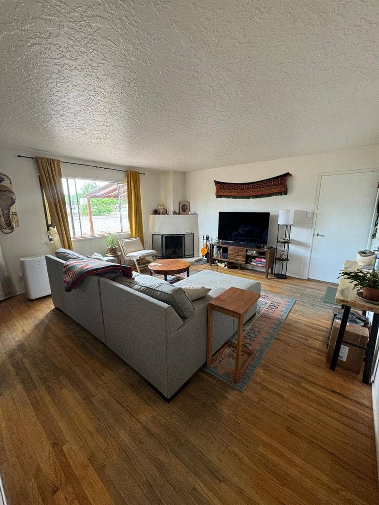 Close to Plaza / Casa Solana