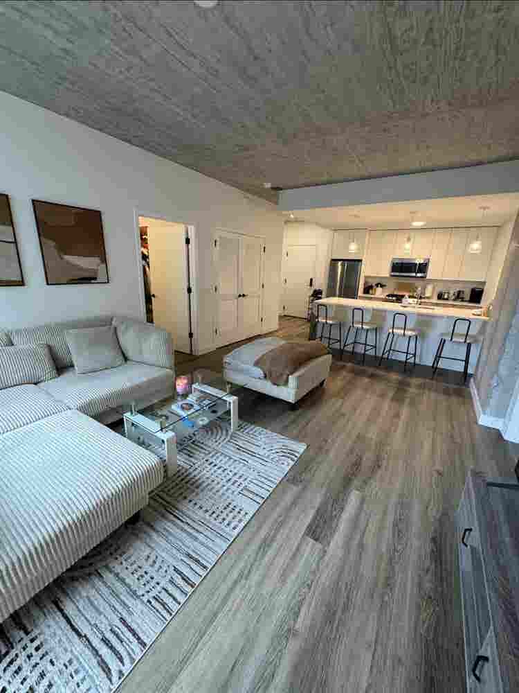 B for Sublease - Uptown Chicago