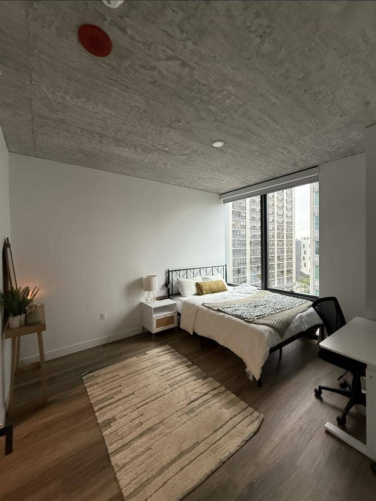 B for Sublease - Uptown Chicago