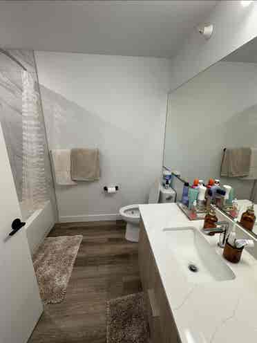 B for Sublease - Uptown Chicago