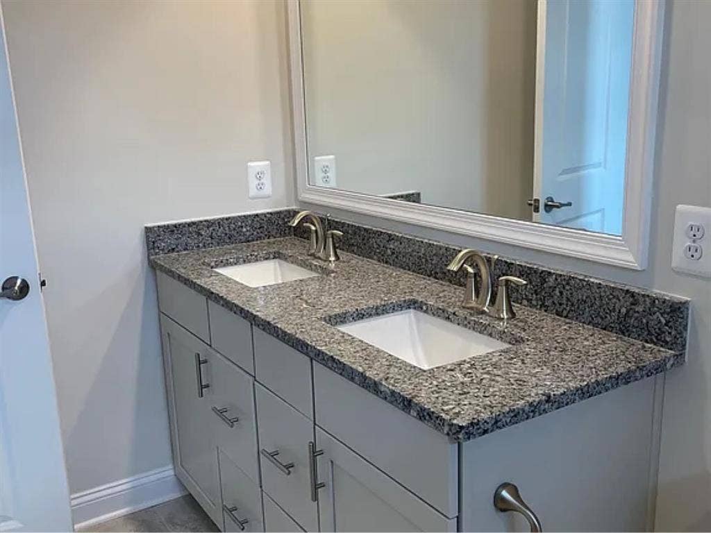 Townhouse with amenities