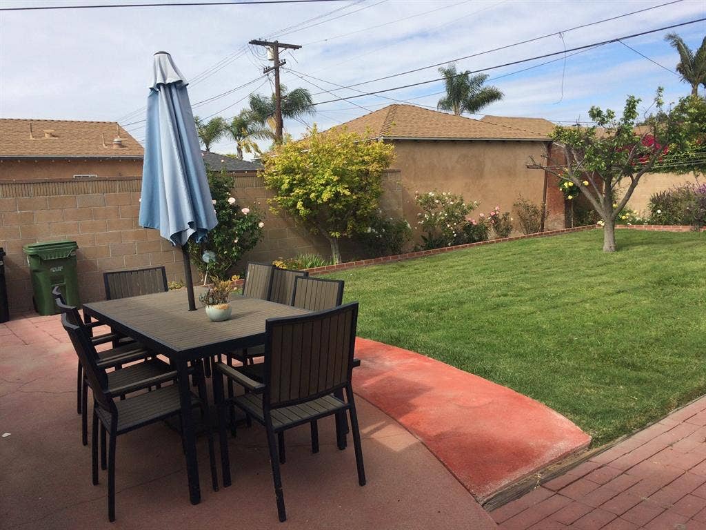 Seeking FEMALE  to share 3BR house
