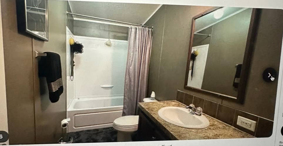 1 Bd, Shared Bath
