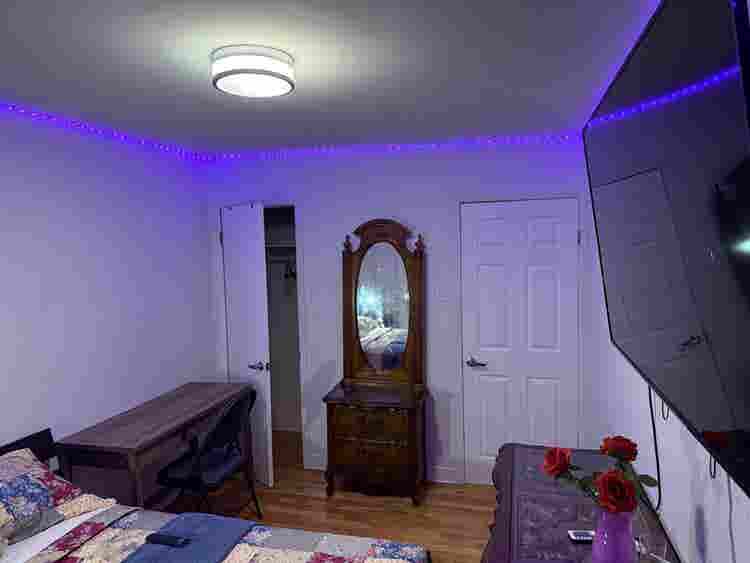 Best deal- room for rent
