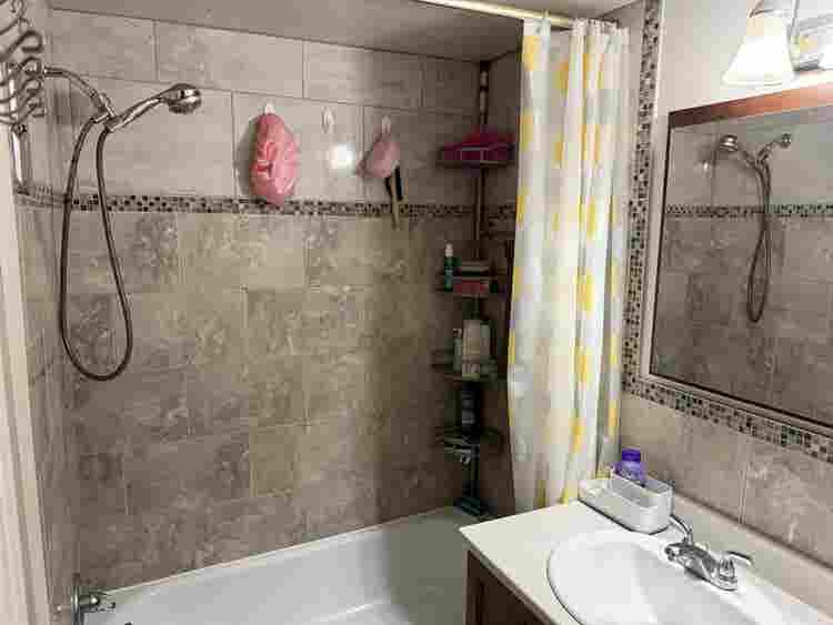 Best deal- room for rent