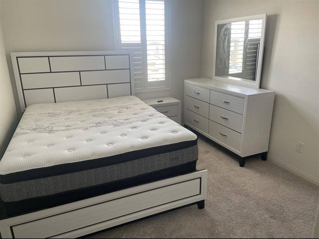 Room for rent in SW Las Vegas