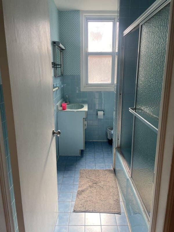 Room In Woodside, NY Available 