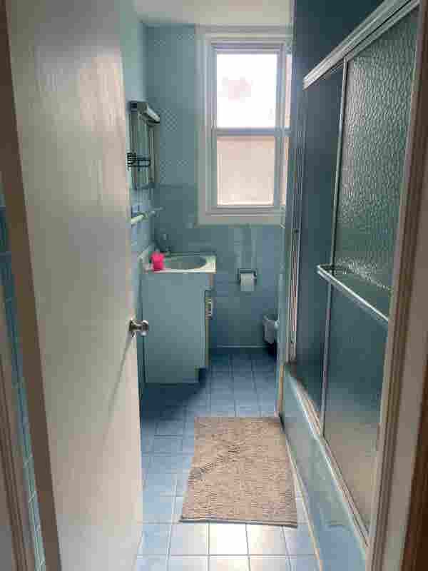 Room In Woodside, NY Available