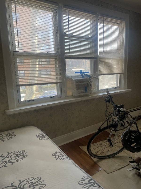 Room In Woodside, NY Available 
