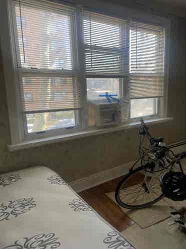 Room In Woodside, NY Available 