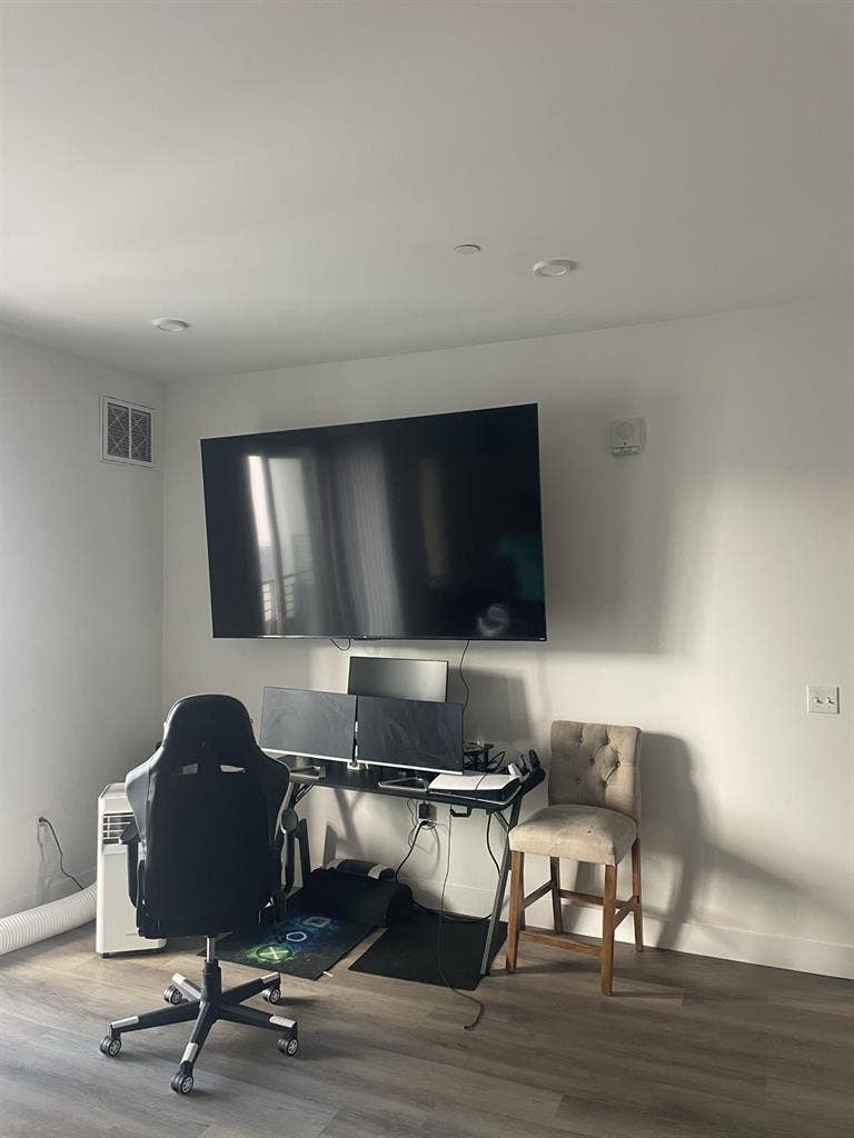 Master Bedroom for Rent!