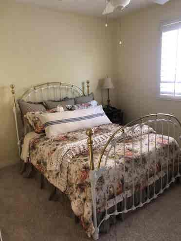 Cute cottage Furnished RoomforRent
