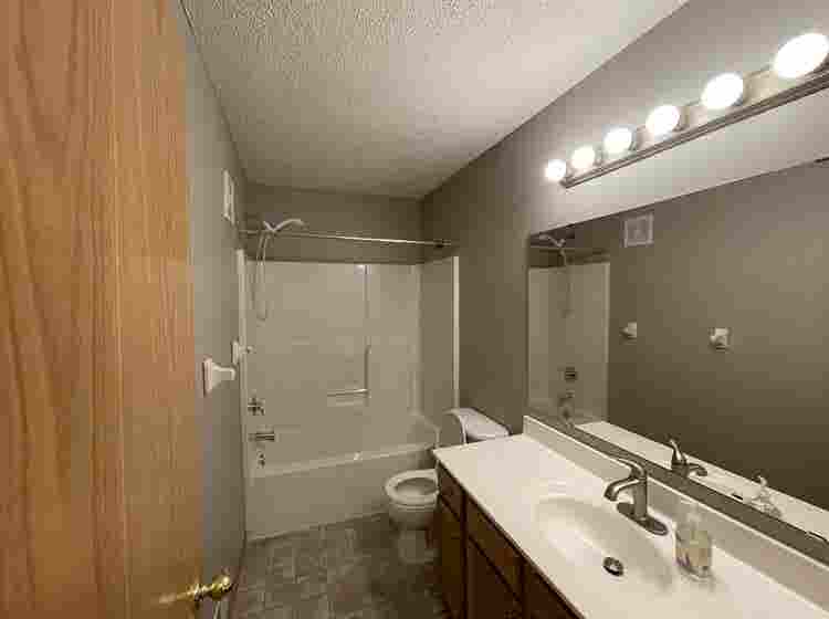 Private Room For Rent (Eagan MN)