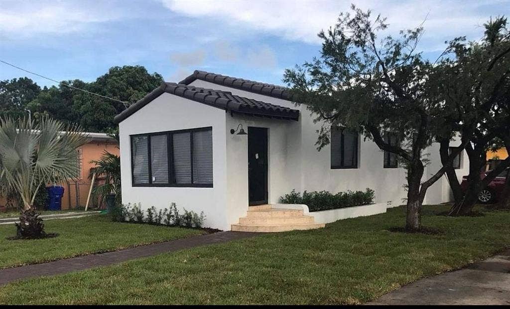 Rental house near Coral Gables