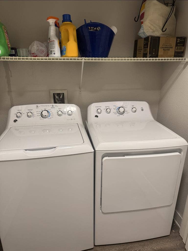 Needing a FEMALE roommate