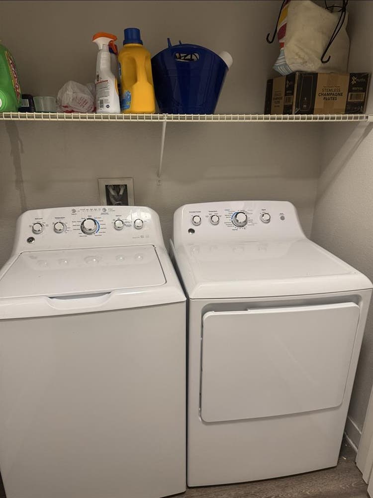 Needing a FEMALE roommate