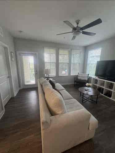 Needing a FEMALE roommate
