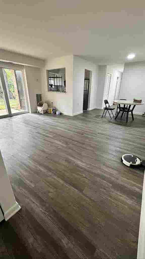 Looking for roommate
