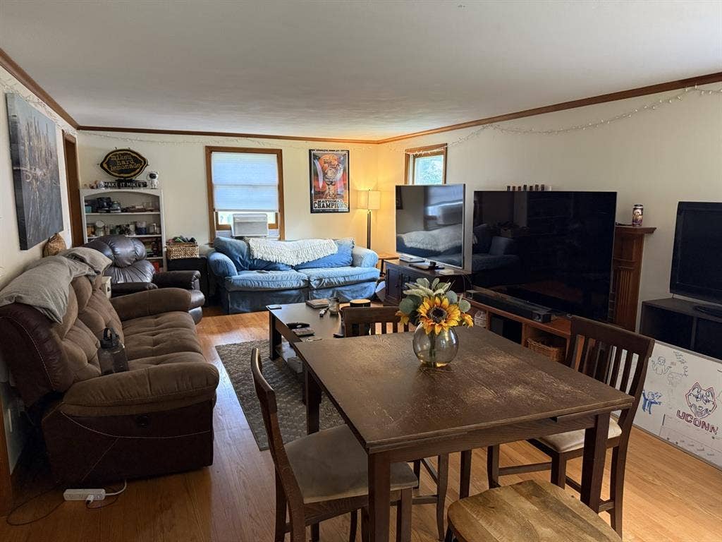 Looking for 1 more roommate!