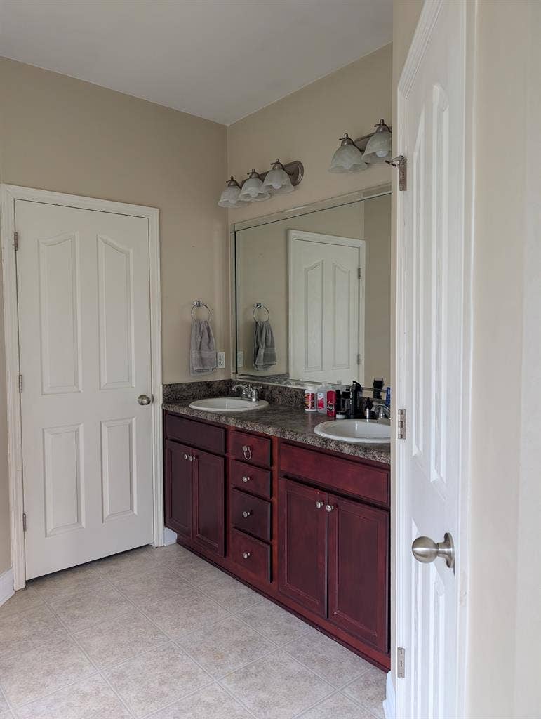 Master Bedroom for Rent