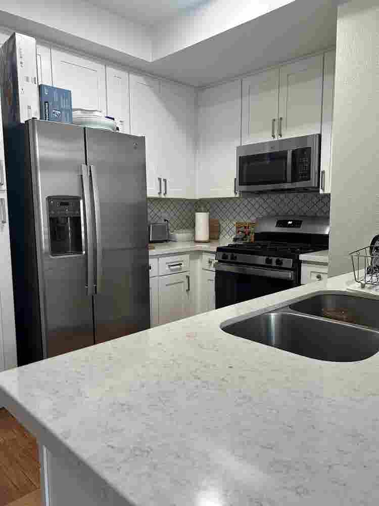 1 Master bed + 1 bath + livingroom