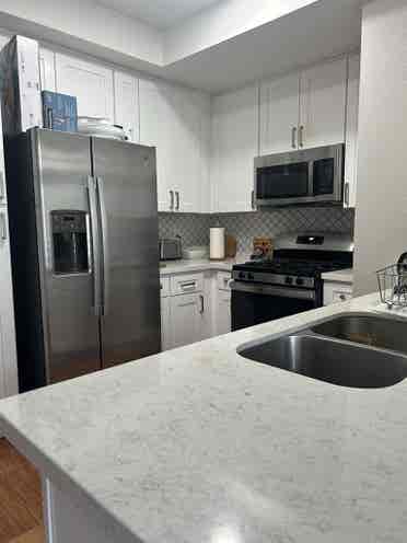 1 Master bed + 1 bath + livingroom