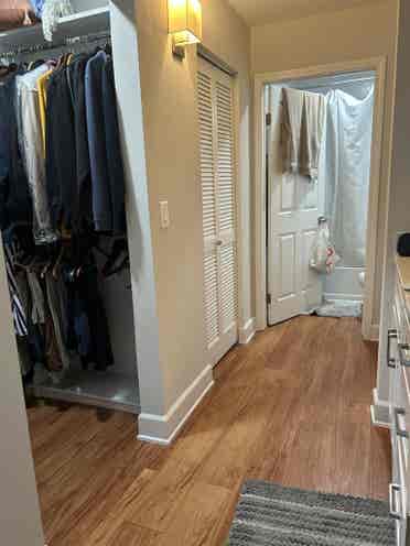 1 Master bed + 1 bath + livingroom