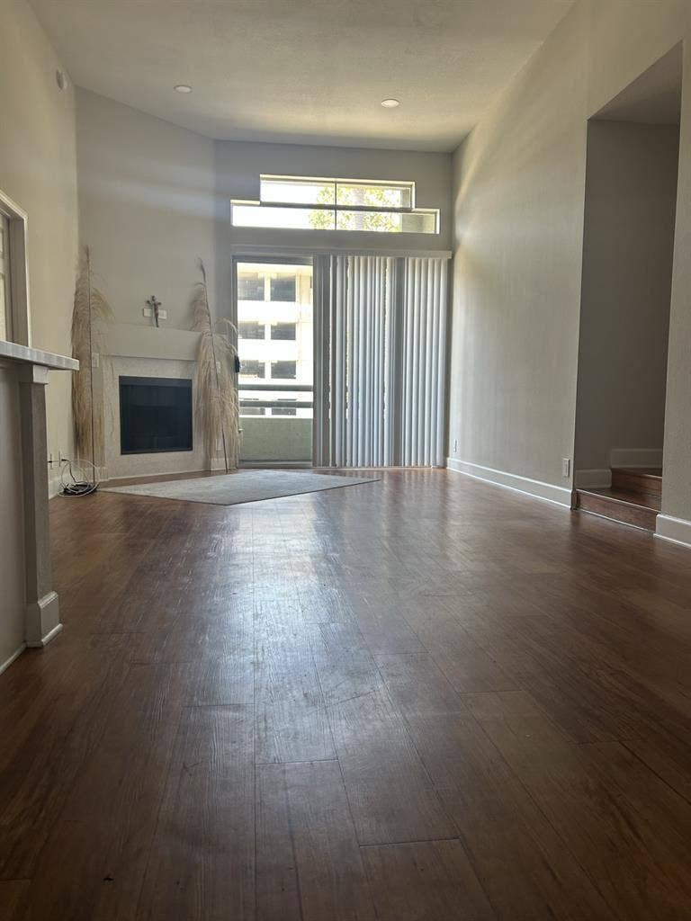 Master bedroom+private living room