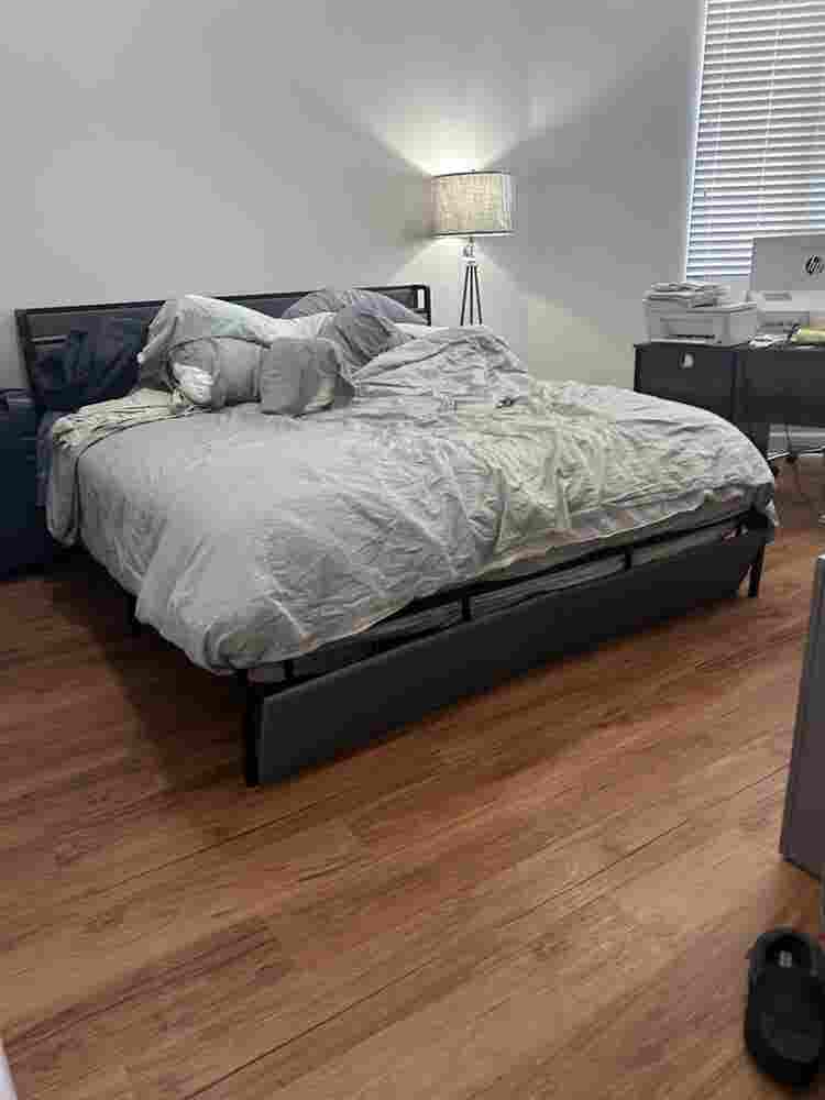 1 Master bed + 1 bath + livingroom