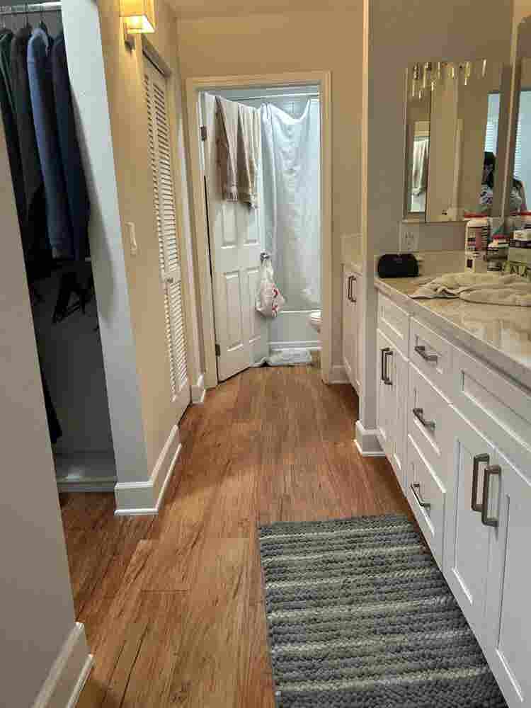 1 Master bed + 1 bath + livingroom