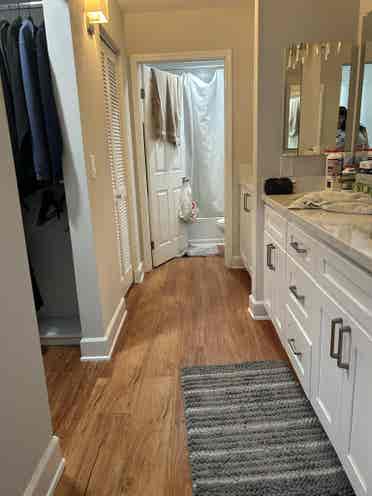 1 Master bed + 1 bath + livingroom