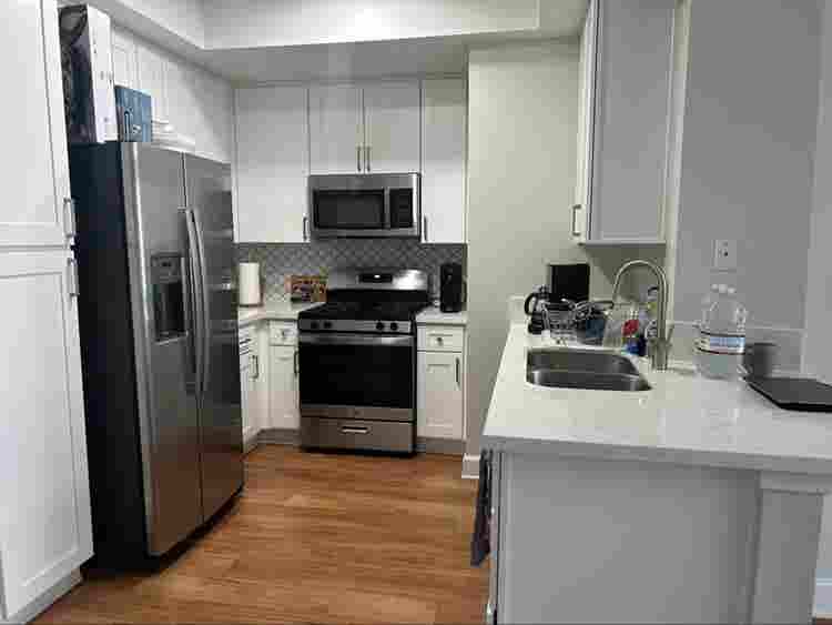 1 Master bed + 1 bath + livingroom