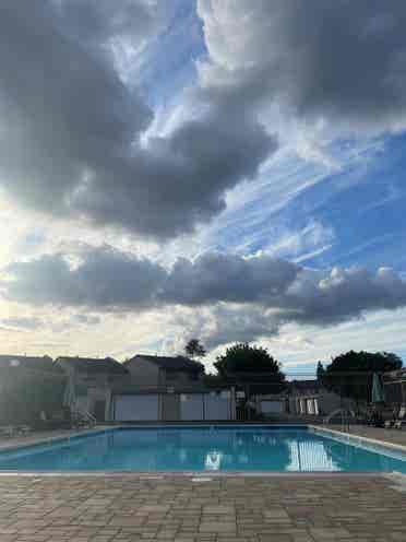Beautiful Room for Rent in Orange