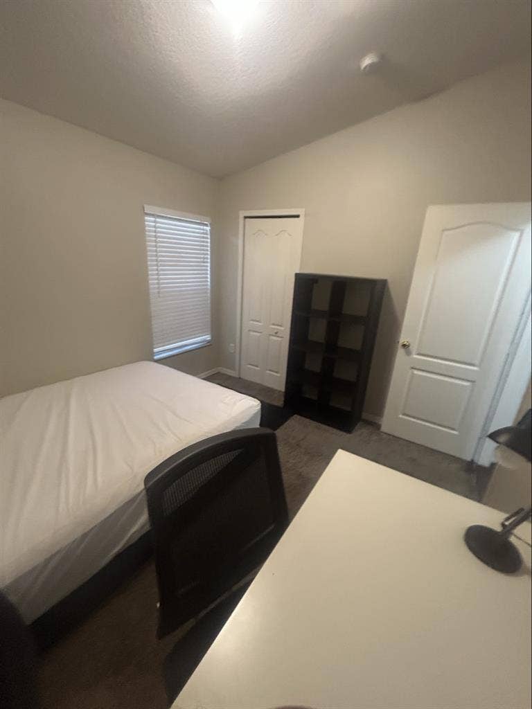 Room for Rent Nice Clean Chill