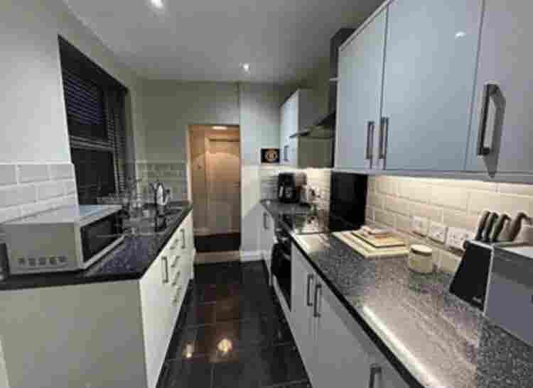 Large Double Bed Room - BILLS INC