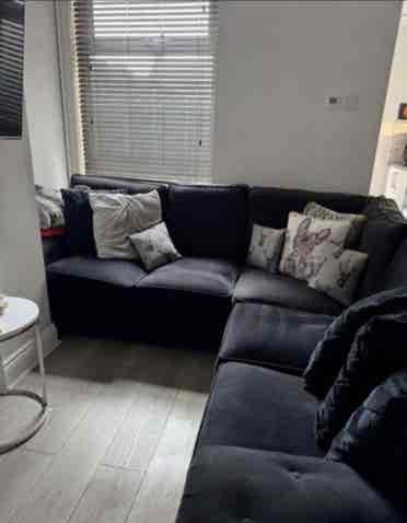 Large Double Bed Room - BILLS INC