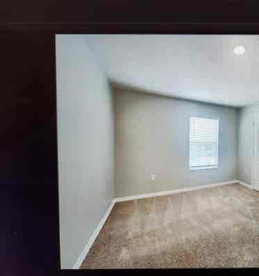 New Listing Near Leesburg, FL