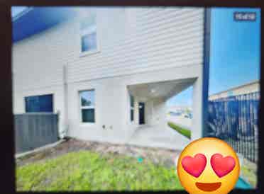 New Listing Near Leesburg, FL