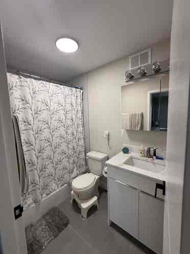 🏡  Sublease available