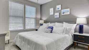 Bedroom with private bathroomm