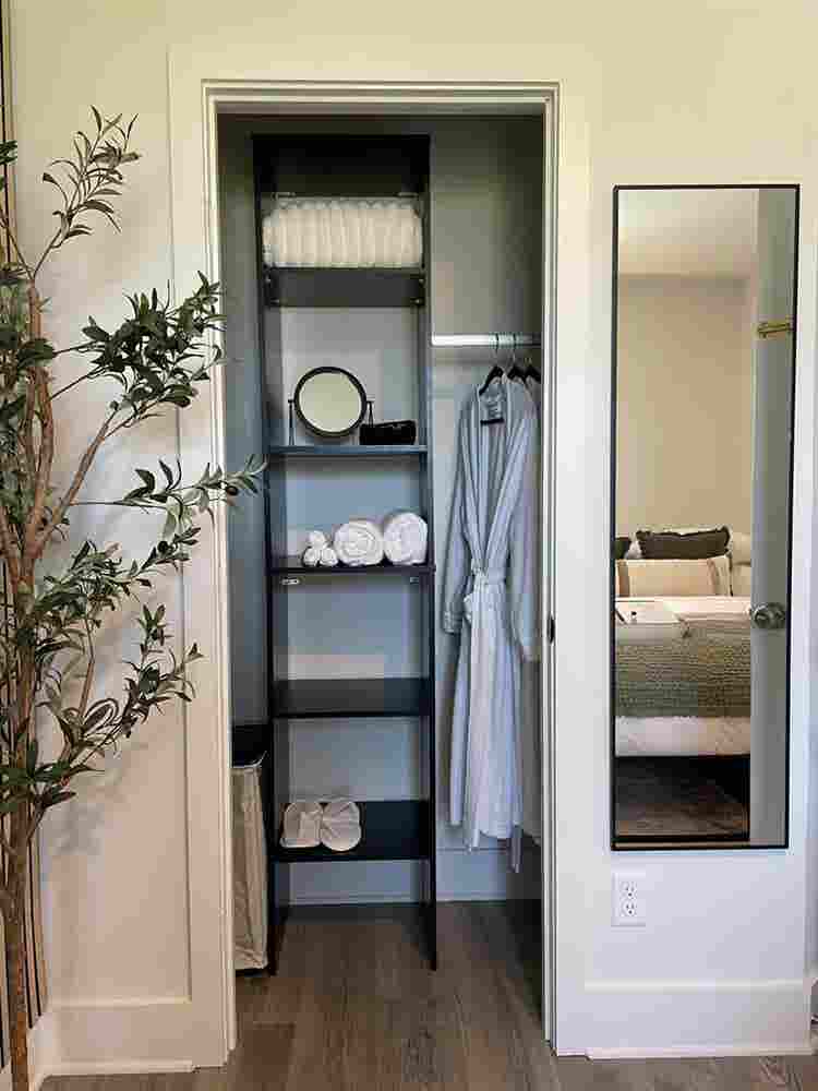Oak + Moss Suite