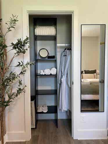 Oak + Moss Suite