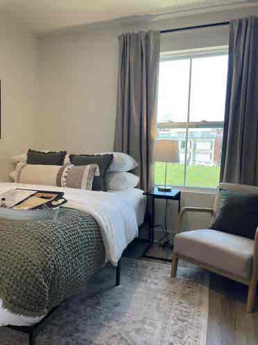 Oak + Moss Suite