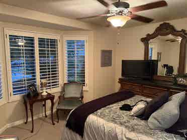 Northwest Fresno-Furnished Room