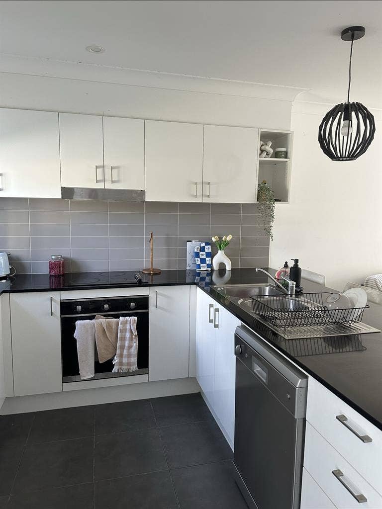 Looking for one housemate. Rent