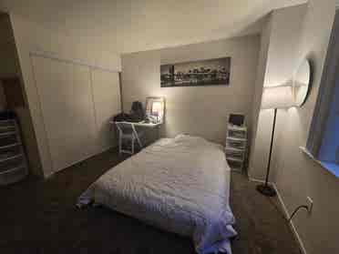 Rent a private room- shared apartme